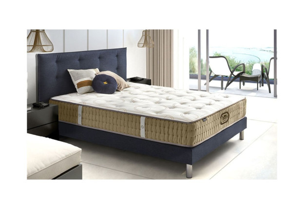 matelas-ressorts-week-en-a-amsterdam-palace-hotel-andre-renault